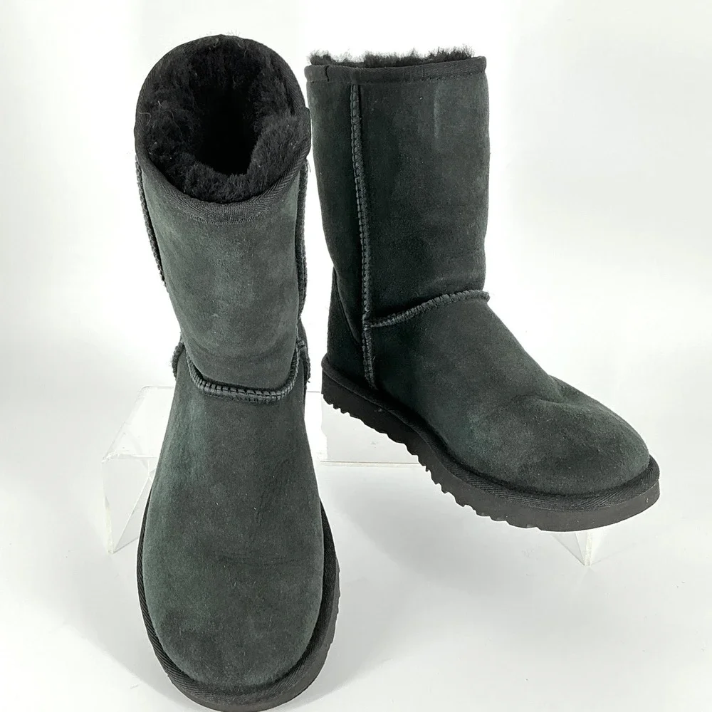 UGG Australia Size 6 Classic Short II Boots‎ Black Suede Sheepskin Lined Women